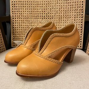 *NWT* ELF Spirit Walker Leather Booties - Handmade, Light Tan size 7